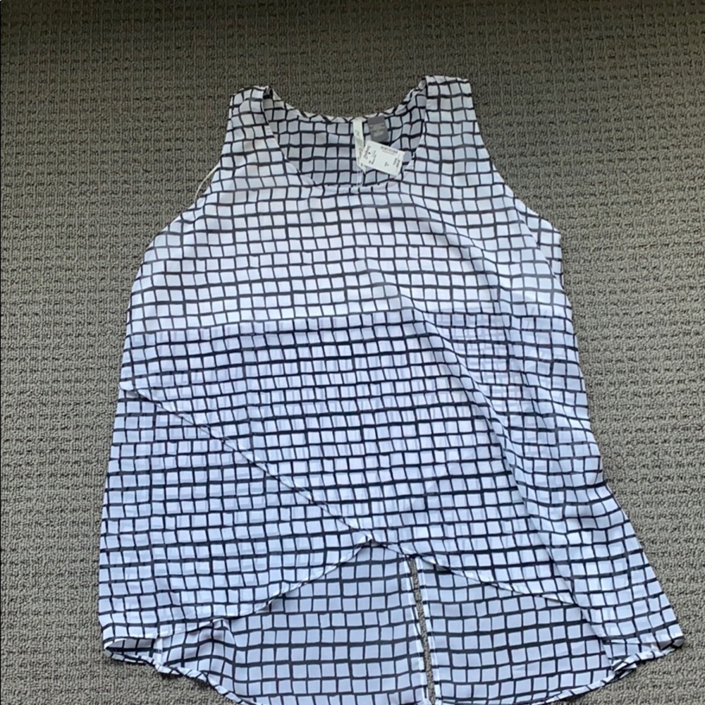 Black and white Light weight tunic size 3x 22w